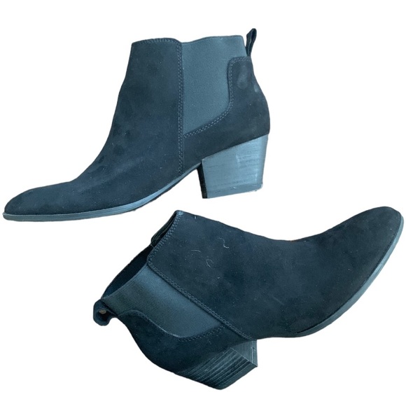 Franco Sarto Shoes - FRANCO SARTO Women's Glenna Black
Faux Suede Almond Toe Ankle Booties (8.5)